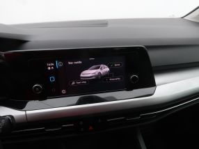 Volkswagen Golf - 2021
