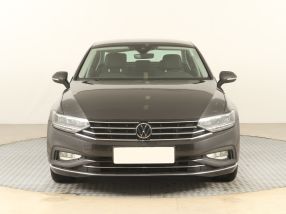 Volkswagen Passat - 2021