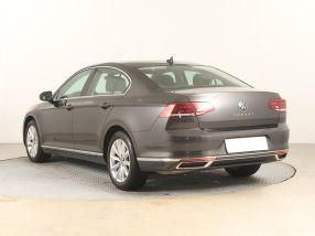 Volkswagen Passat - 2021