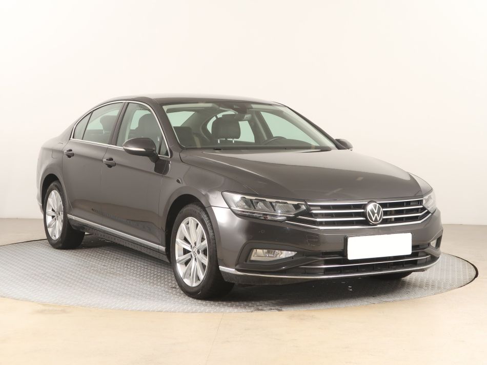 Volkswagen Passat - 2021