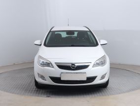 Opel Astra - 2012