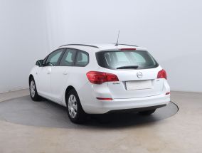Opel Astra - 2012