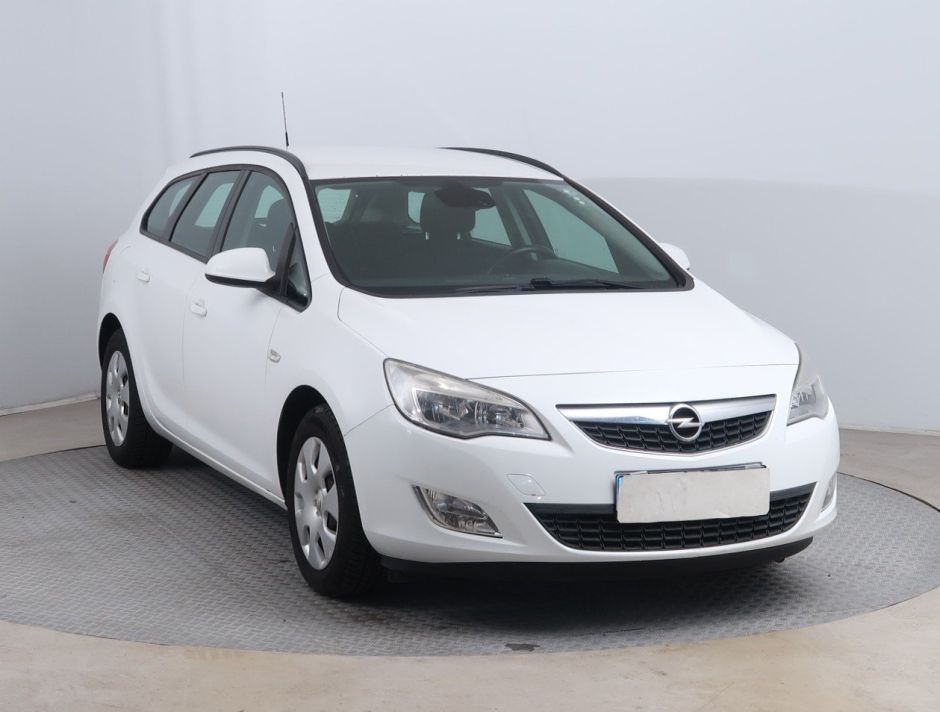 Opel Astra - 2012