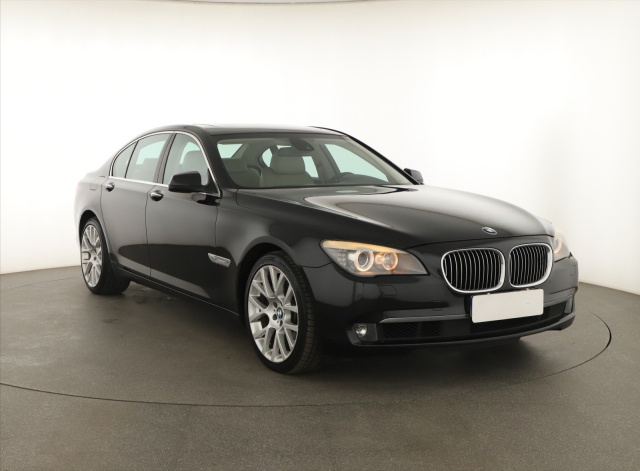 BMW 7 2011