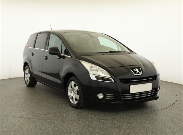 Peugeot 5008 2011
