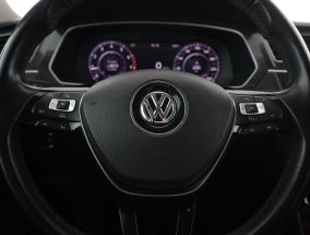 Volkswagen Tiguan - 2016