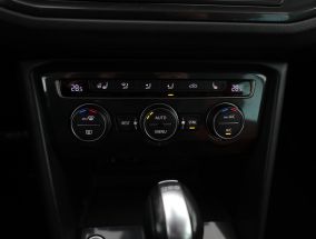 Volkswagen Tiguan - 2016