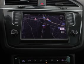 Volkswagen Tiguan - 2016