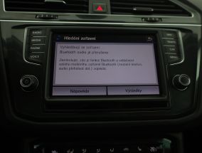 Volkswagen Tiguan - 2016