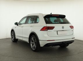Volkswagen Tiguan - 2016