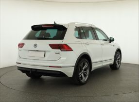 Volkswagen Tiguan - 2016