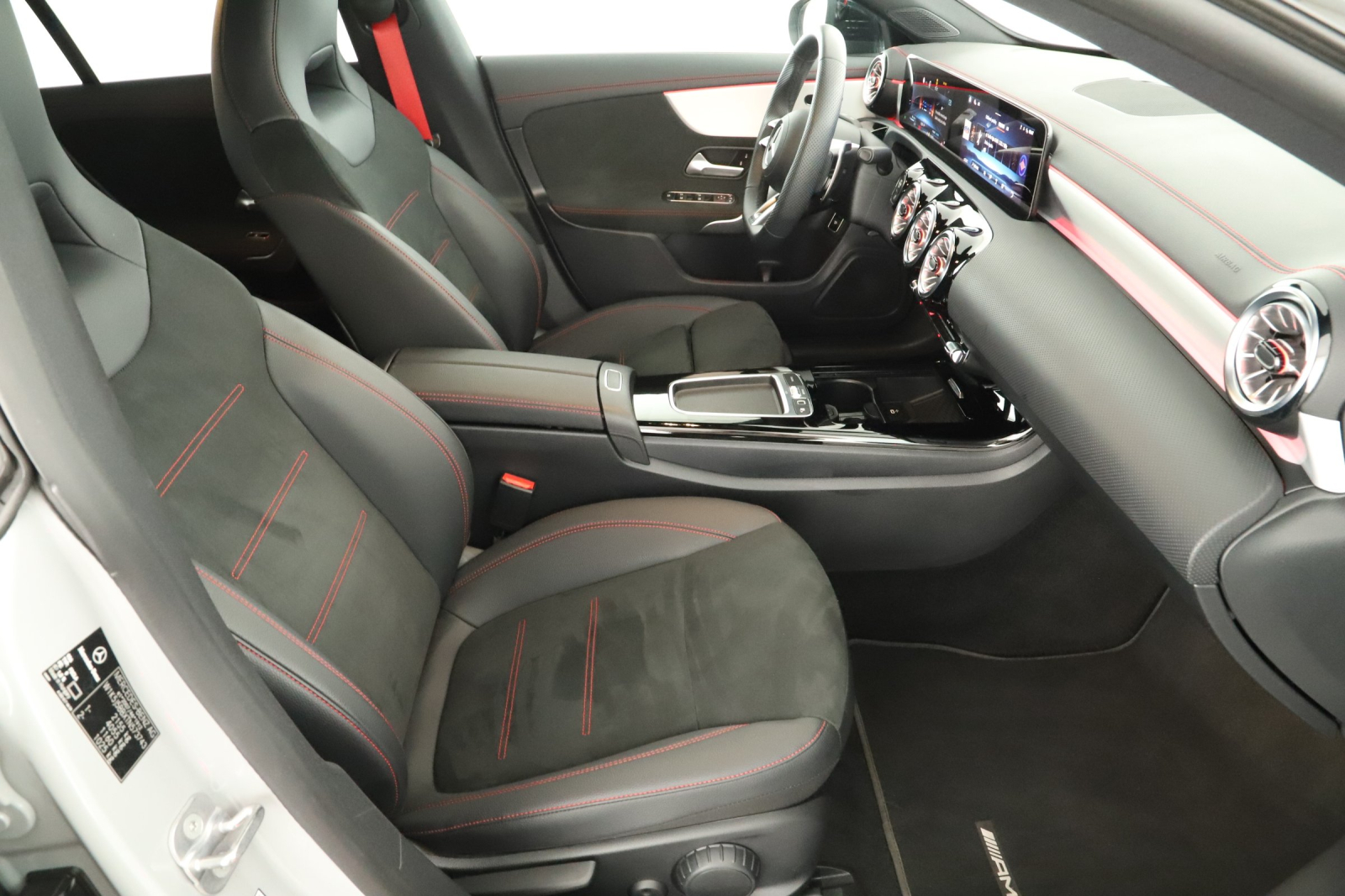 Mercedes-Benz CLA - 2025