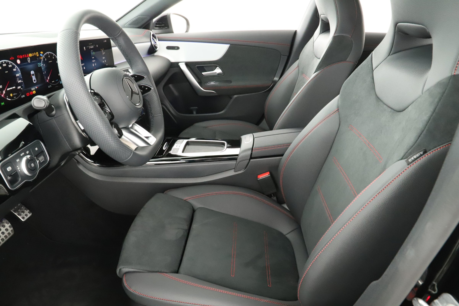 Mercedes-Benz CLA - 2025