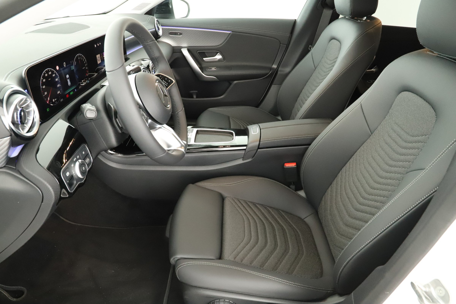 Mercedes-Benz CLA - 2025