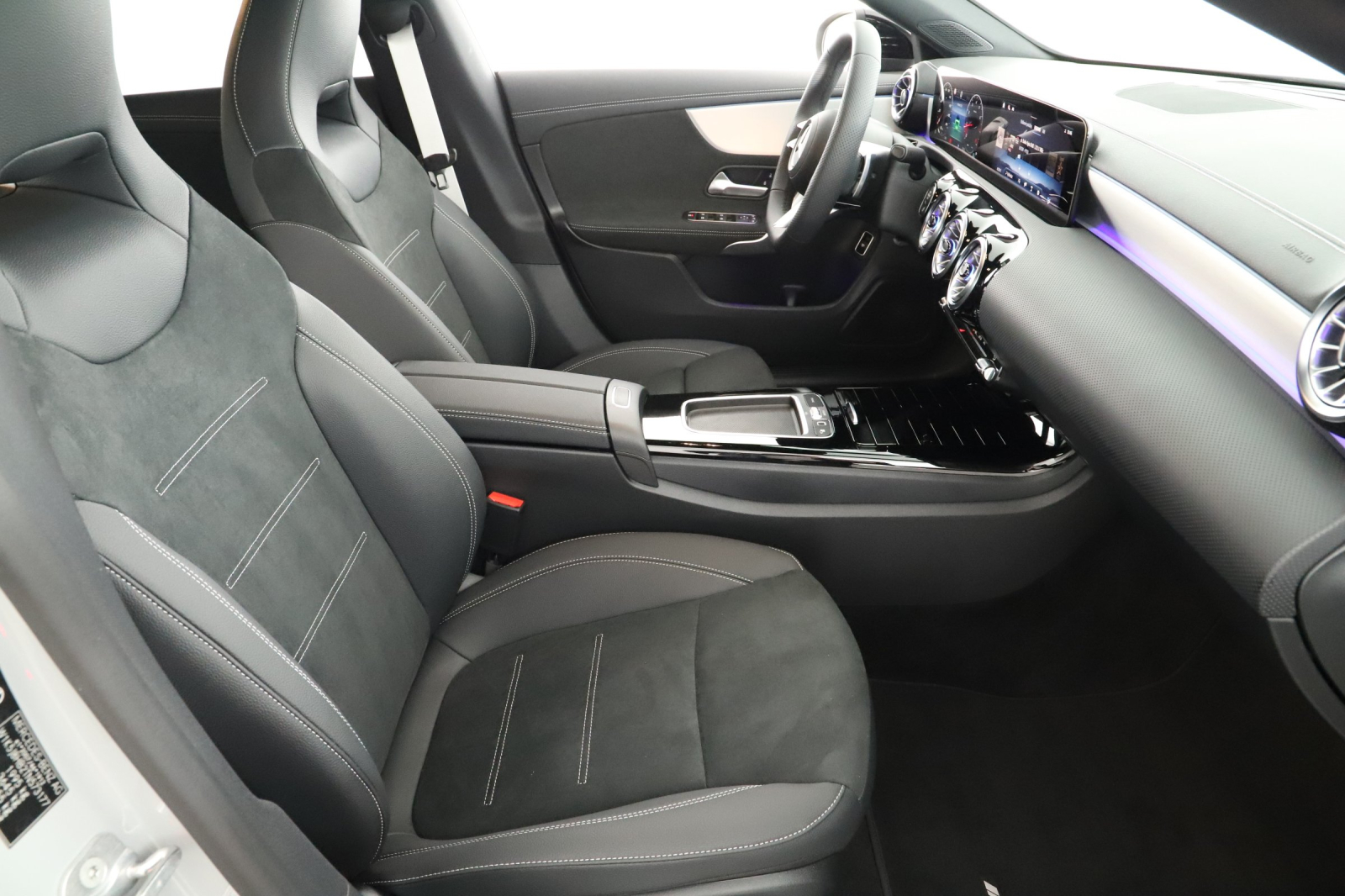 Mercedes-Benz CLA - 2025