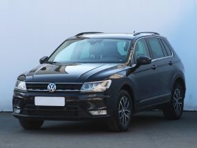 Volkswagen Tiguan - 2016