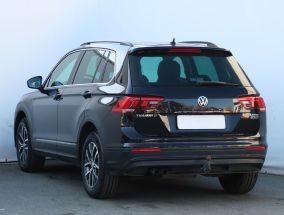 Volkswagen Tiguan - 2016