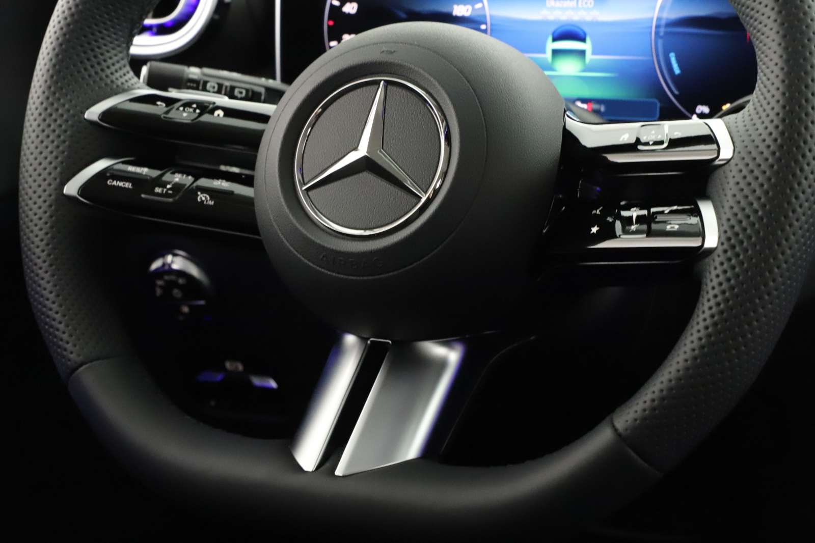 Mercedes-Benz GLC - 2025