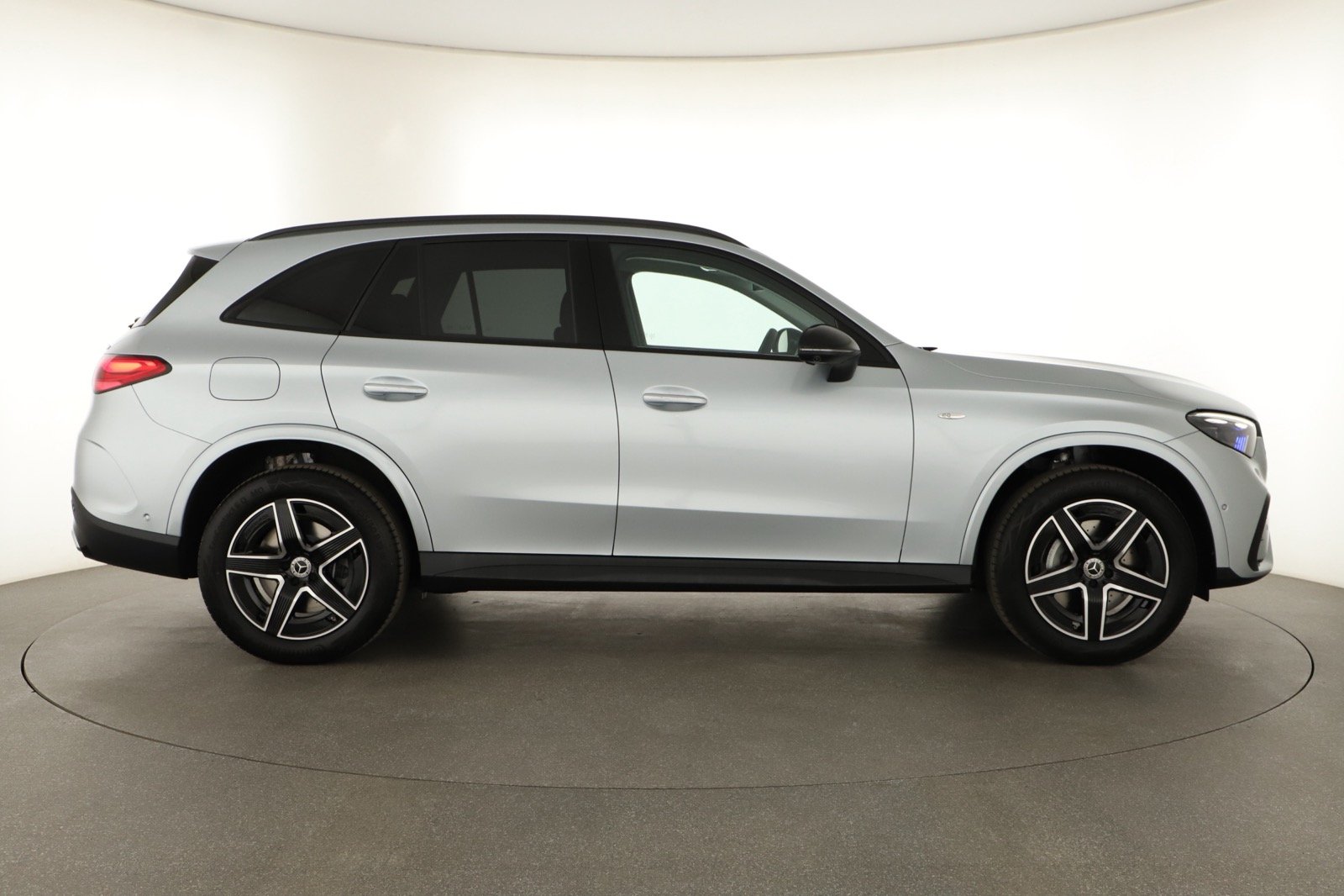 Mercedes-Benz GLC - 2025