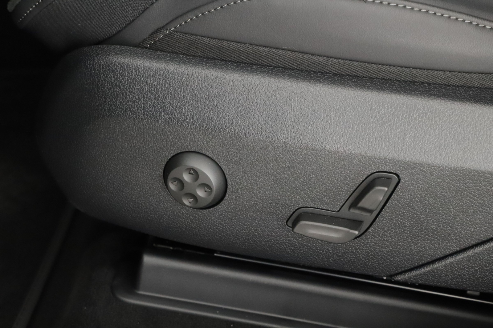 Mercedes - Benz GLC Coupe - 2025