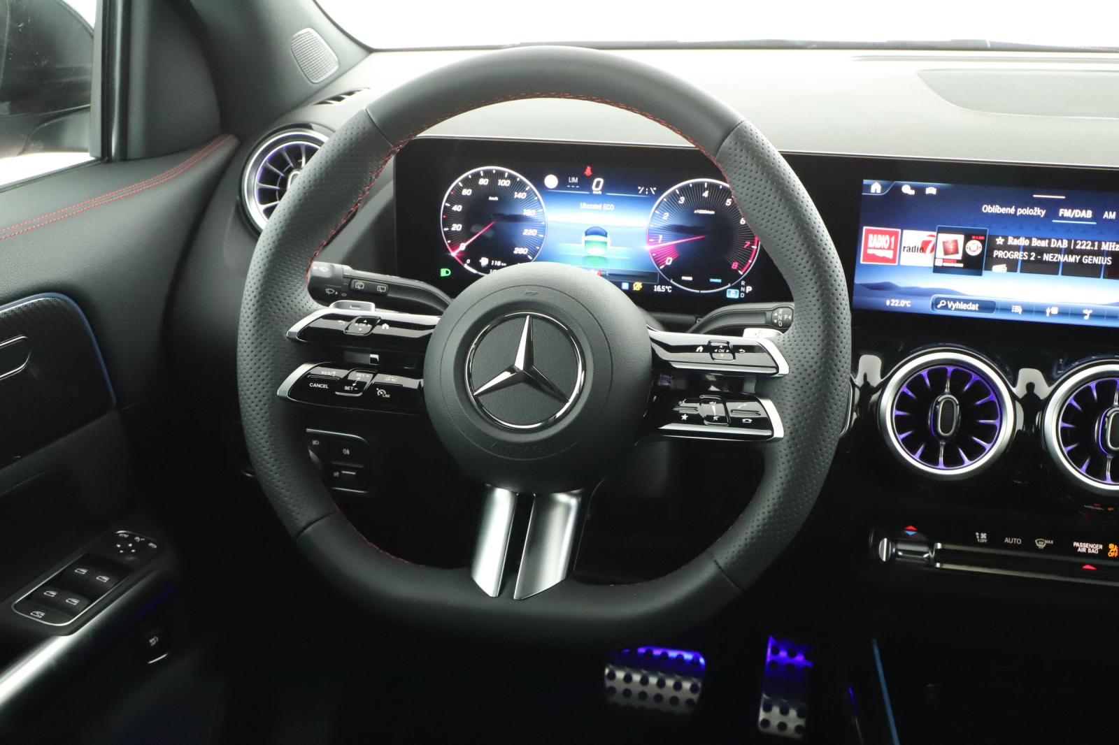 Mercedes - Benz GLA - 2025