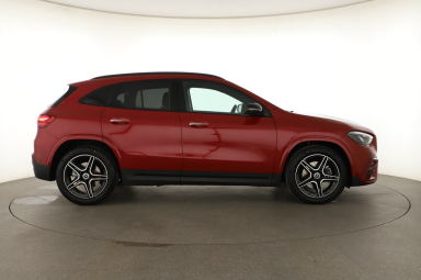 Mercedes - Benz GLA - 2025