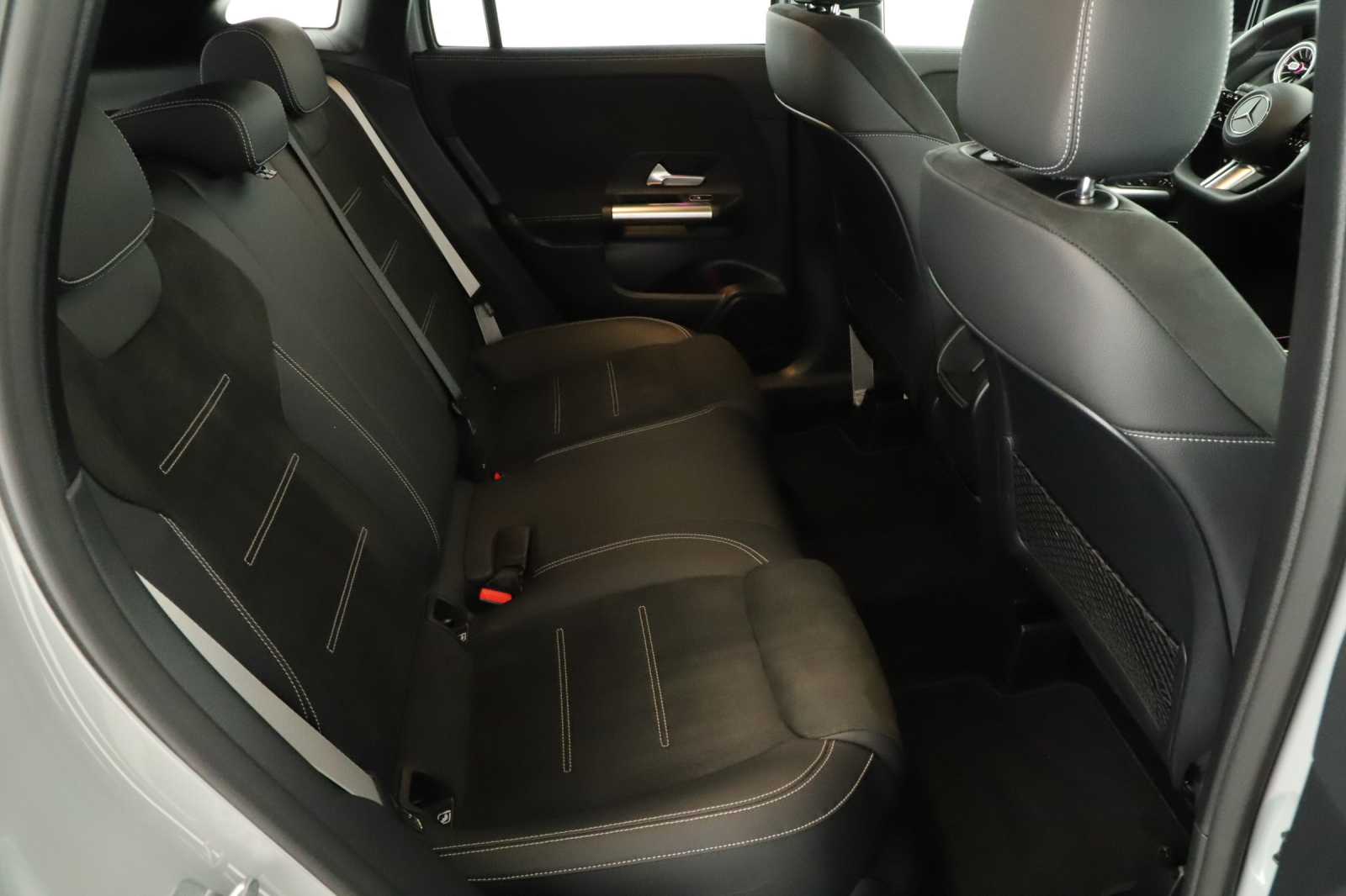 Mercedes - Benz GLA - 2025