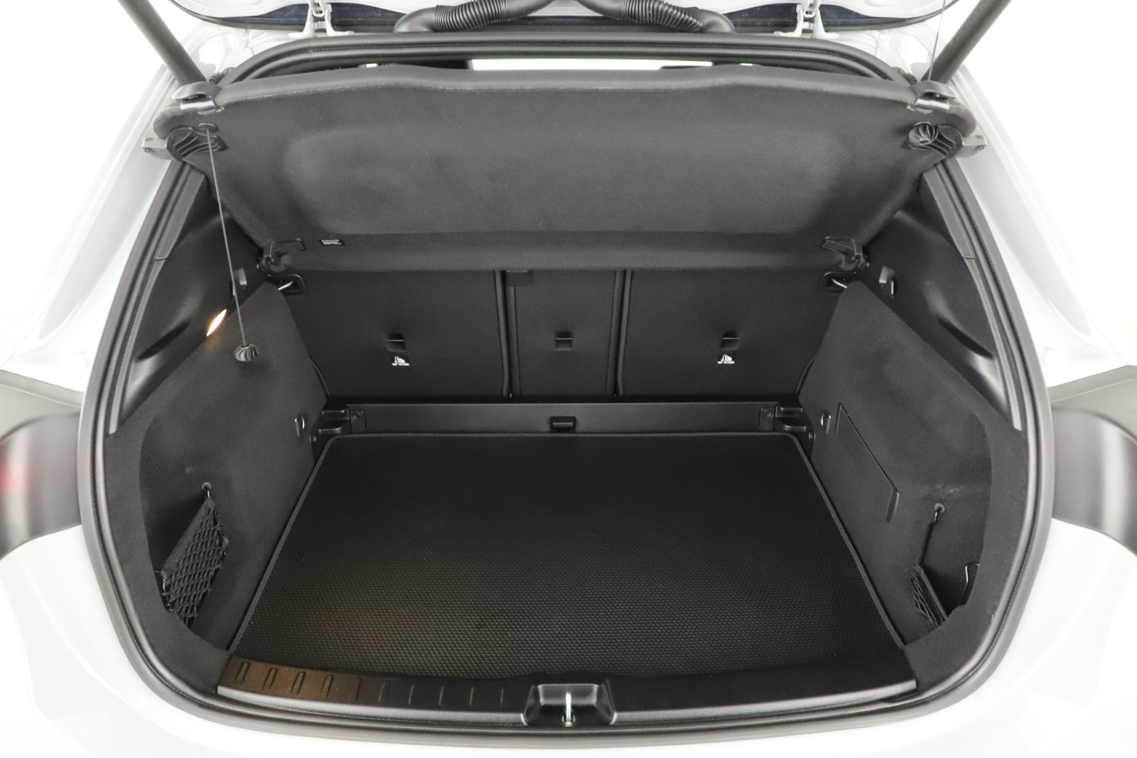 Mercedes - Benz GLA - 2025