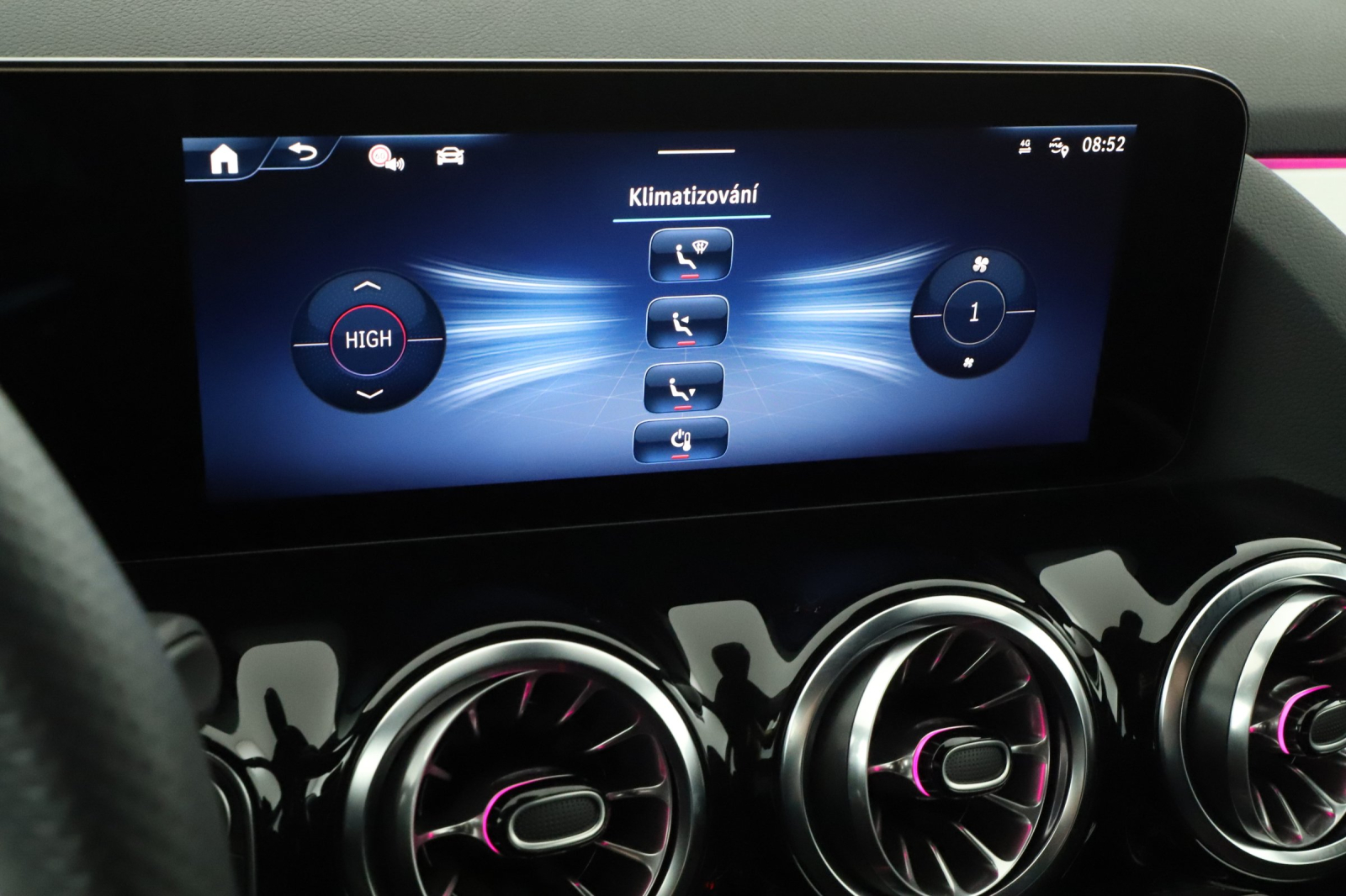 Mercedes - Benz GLA - 2025