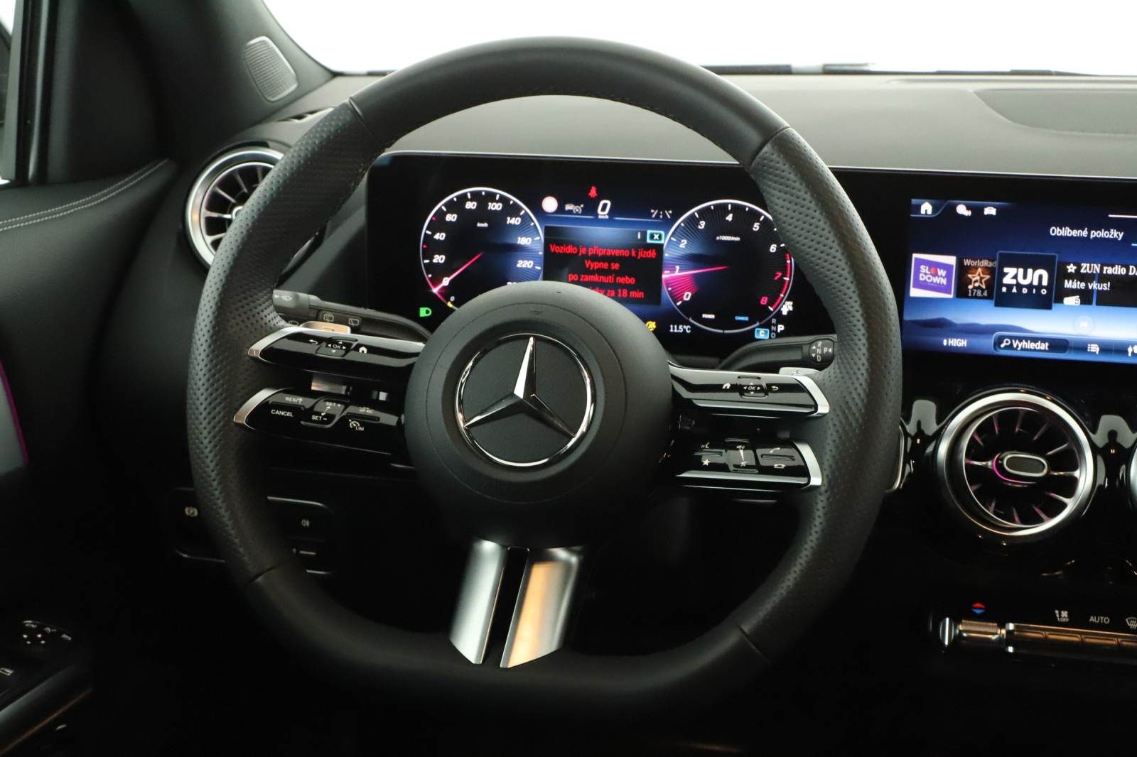 Mercedes - Benz GLA - 2025