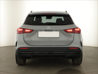 Mercedes - Benz GLA - 2025