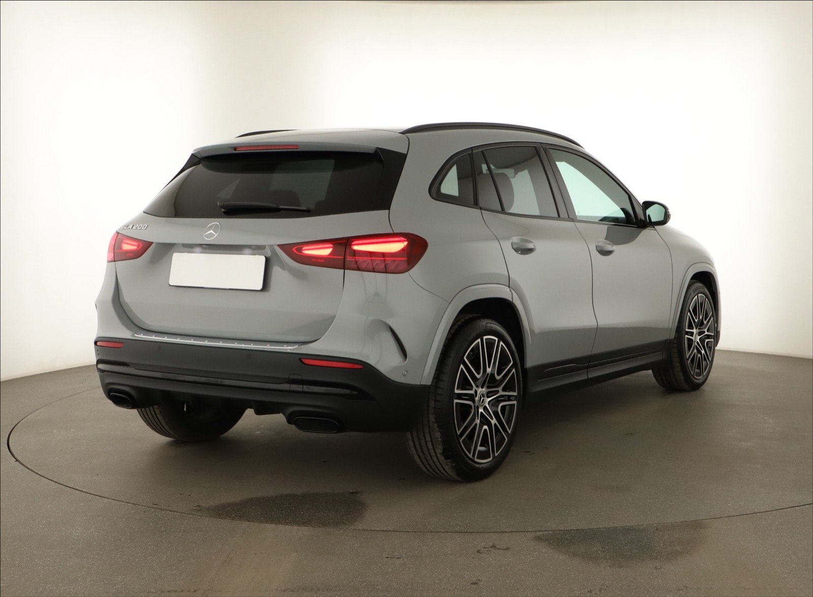 Mercedes - Benz GLA - 2025