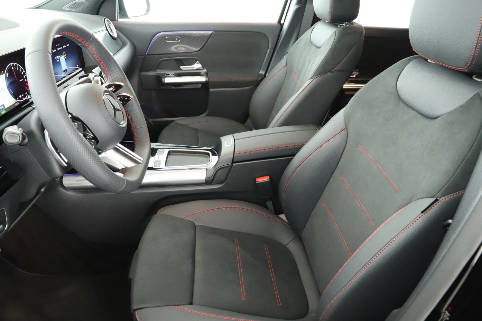 Mercedes - Benz GLA - 2025