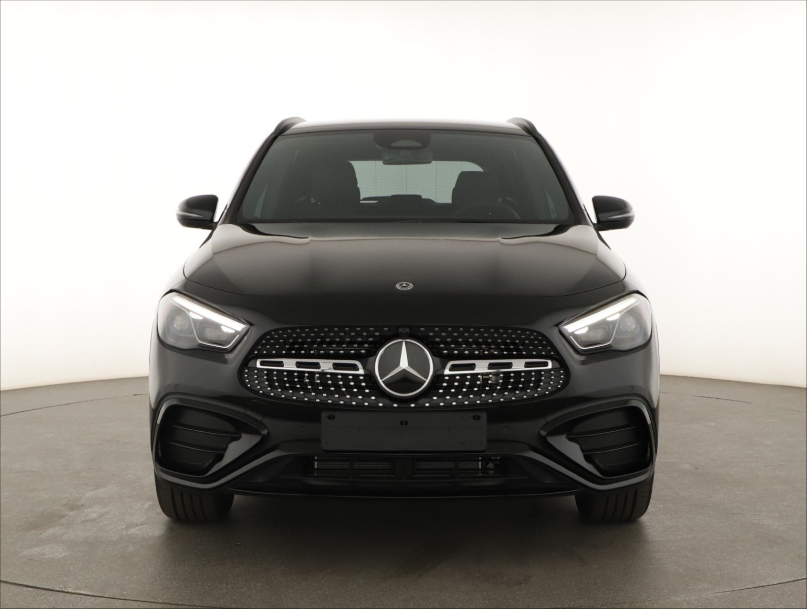 Mercedes - Benz GLA - 2025