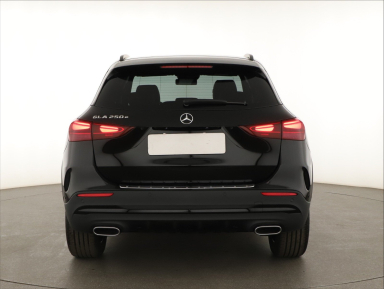 Mercedes - Benz GLA - 2025