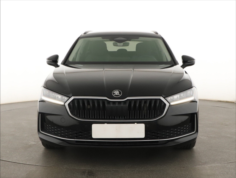 Škoda Superb, 2025