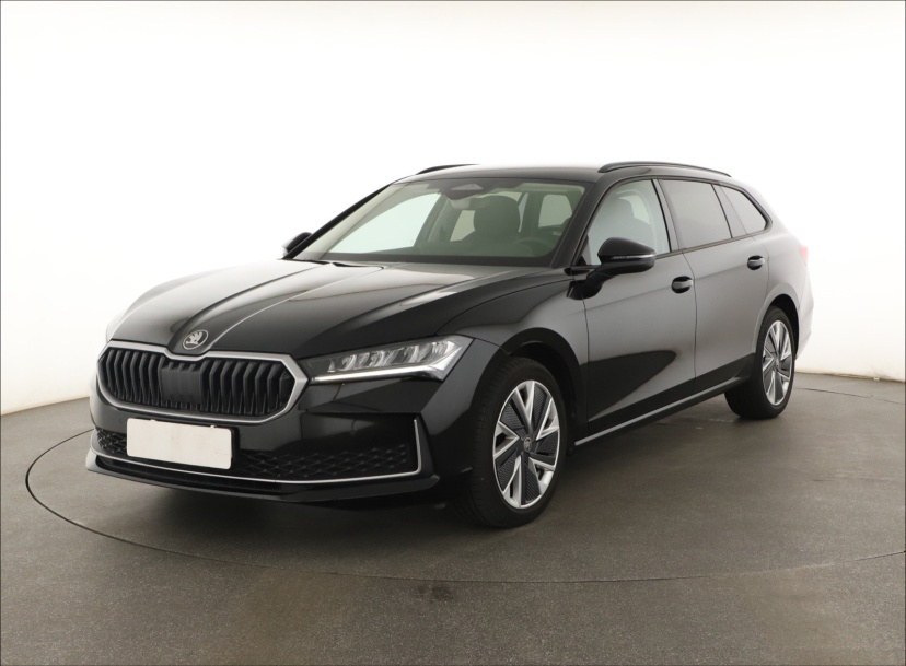 Škoda Superb, 2025