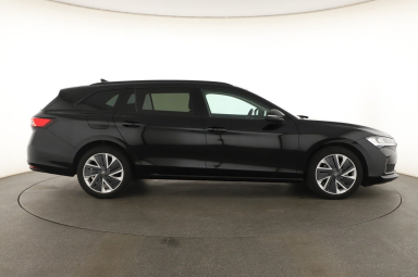 Škoda Superb - 2025