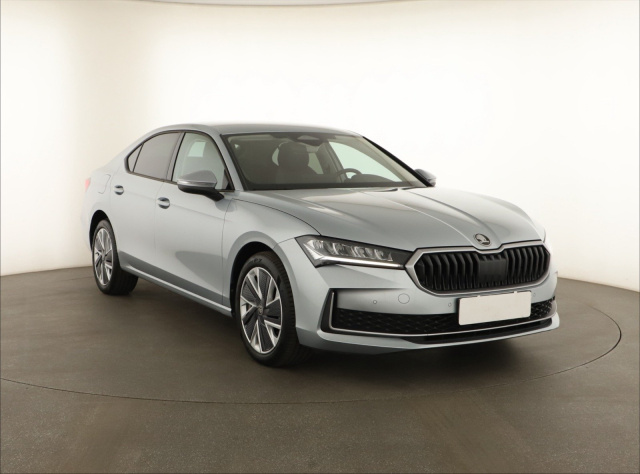 Škoda Superb 2025