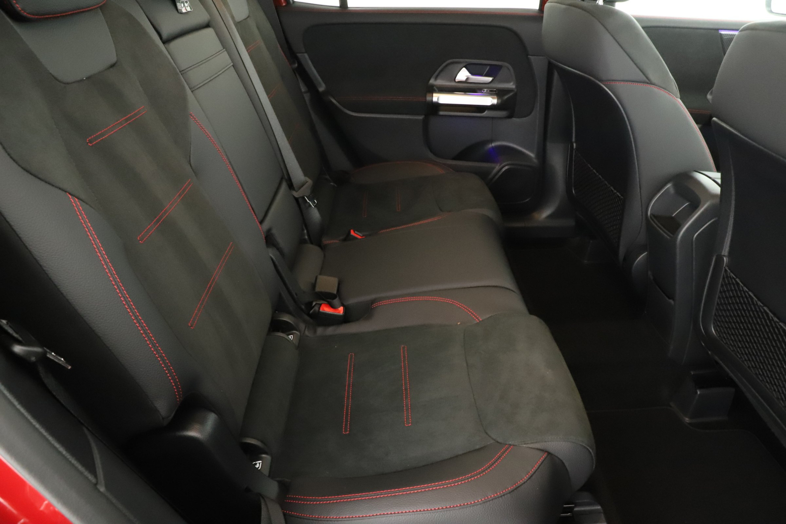 Mercedes-Benz GLB - 2025