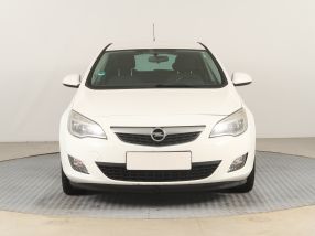 Opel Astra - 2011