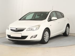 Opel Astra - 2011