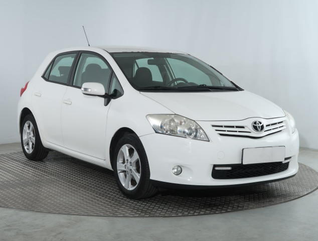 Toyota Auris 2011
