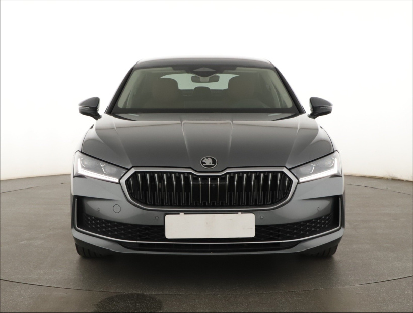 Škoda Superb, 2025