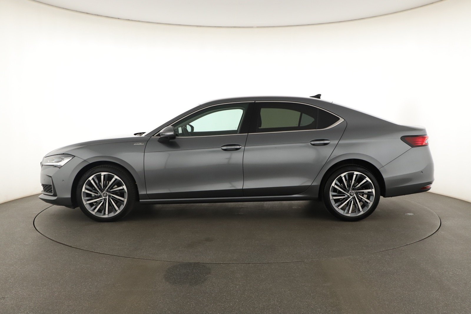 Škoda Superb - 2025