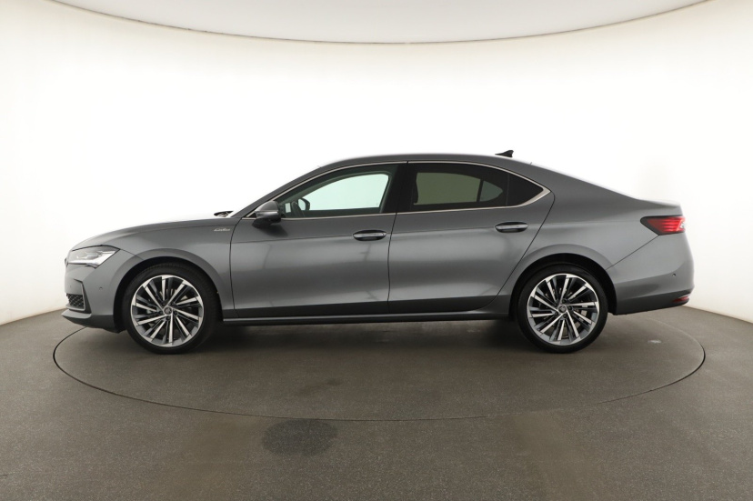 Škoda Superb, 2025
