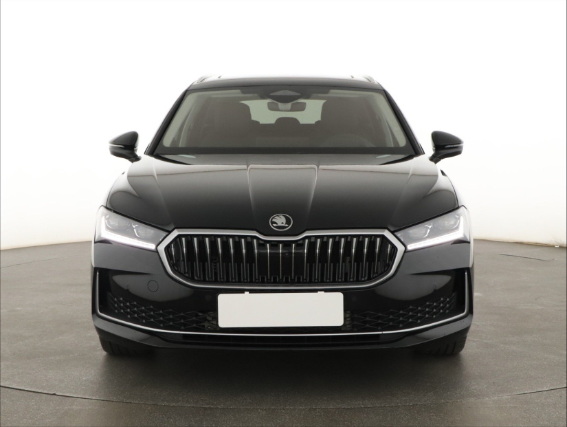 Škoda Superb, 2025