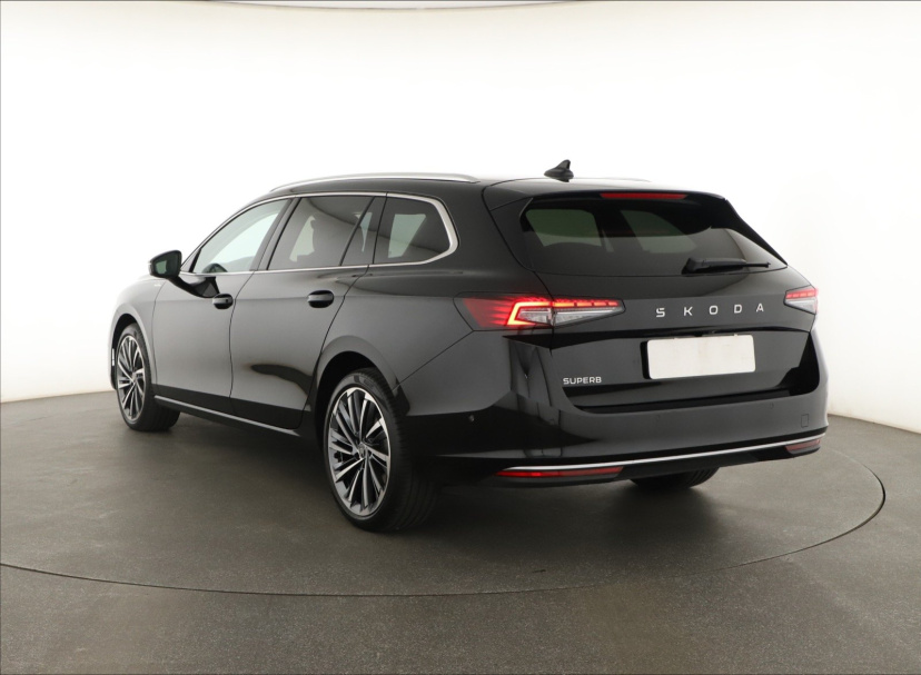 Škoda Superb, 2025