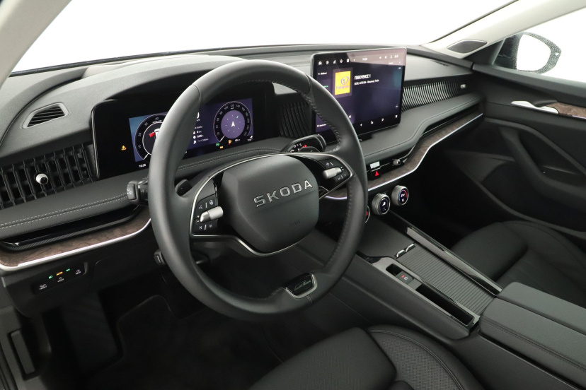 Škoda Superb, 2025