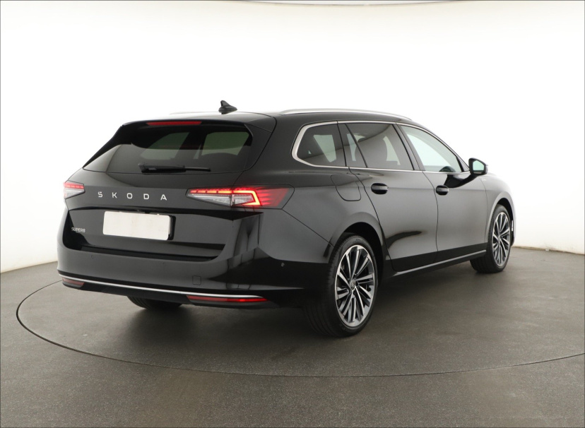 Škoda Superb, 2025